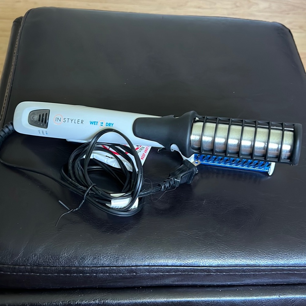 In Styler wet2dry hair straightener or curler.